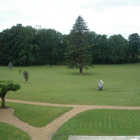 Au Chateau De Montbraye Parigné-lʼÉvêque Exterior foto