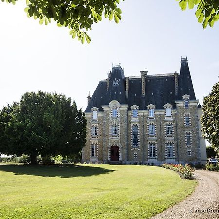 Au Chateau De Montbraye Parigné-lʼÉvêque Exterior foto