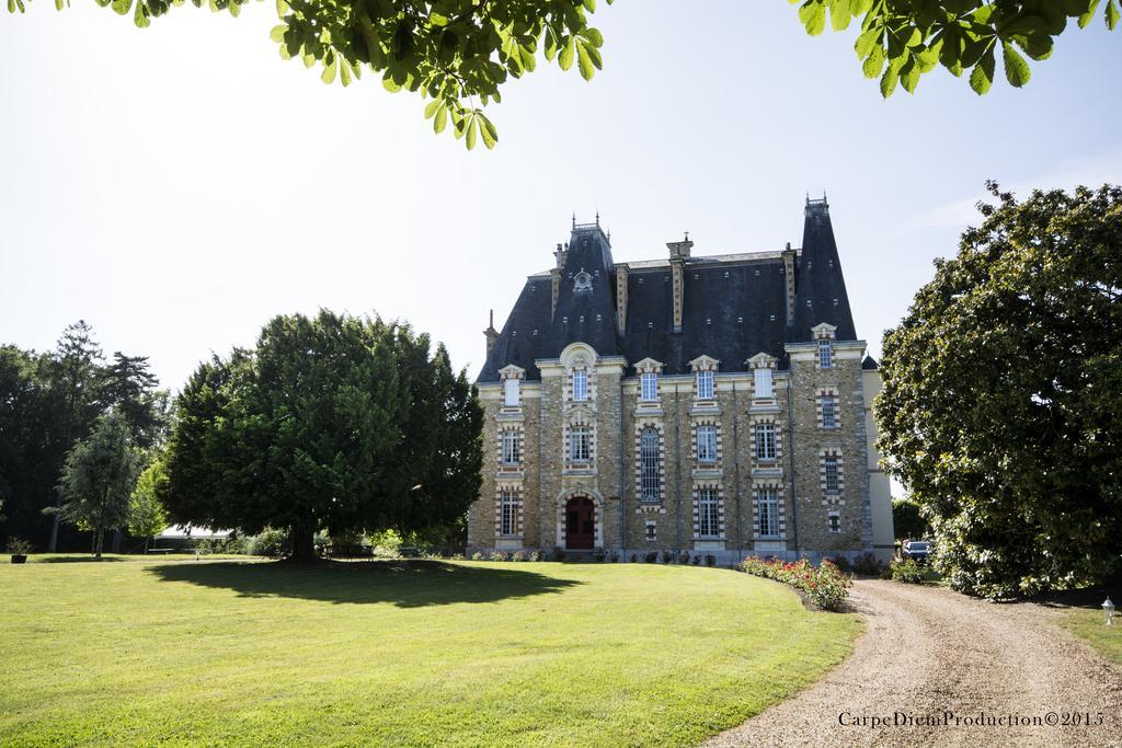 Au Chateau De Montbraye Parigné-lʼÉvêque Exterior foto